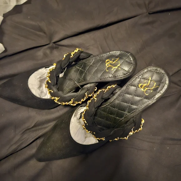 New York & Company Black Mules with Gold Chain - Picture 4 of 7